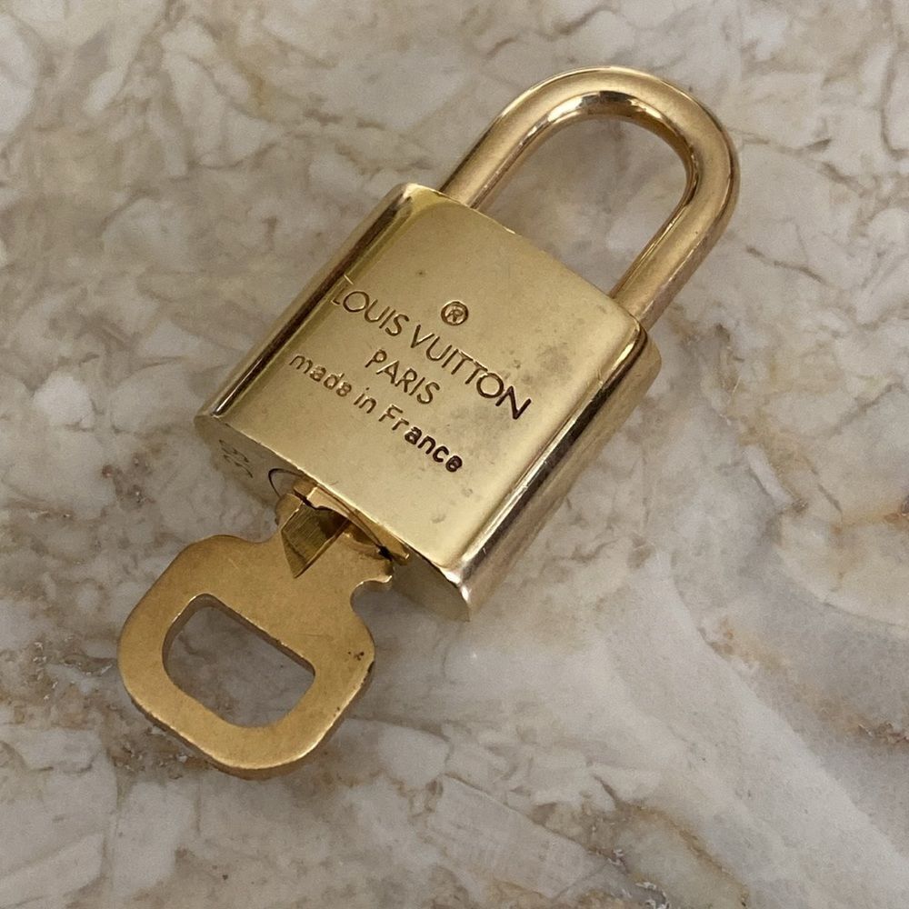 AUTHENTIC Louis Vuitton Padlock & Key #319 - Picture 2 of 6